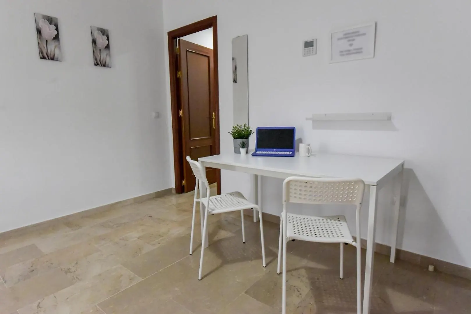 Apartamentos Economicos | 10 Minutos Sevilla | 1A Alcala del Rio 0*,  Spain